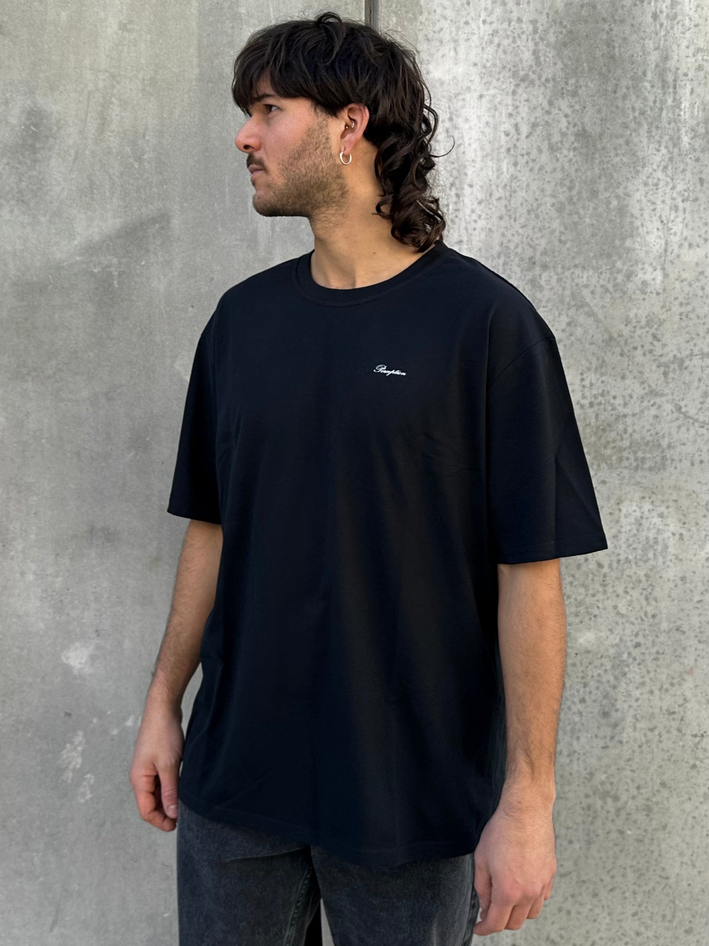 Remera PERCEPTION negra