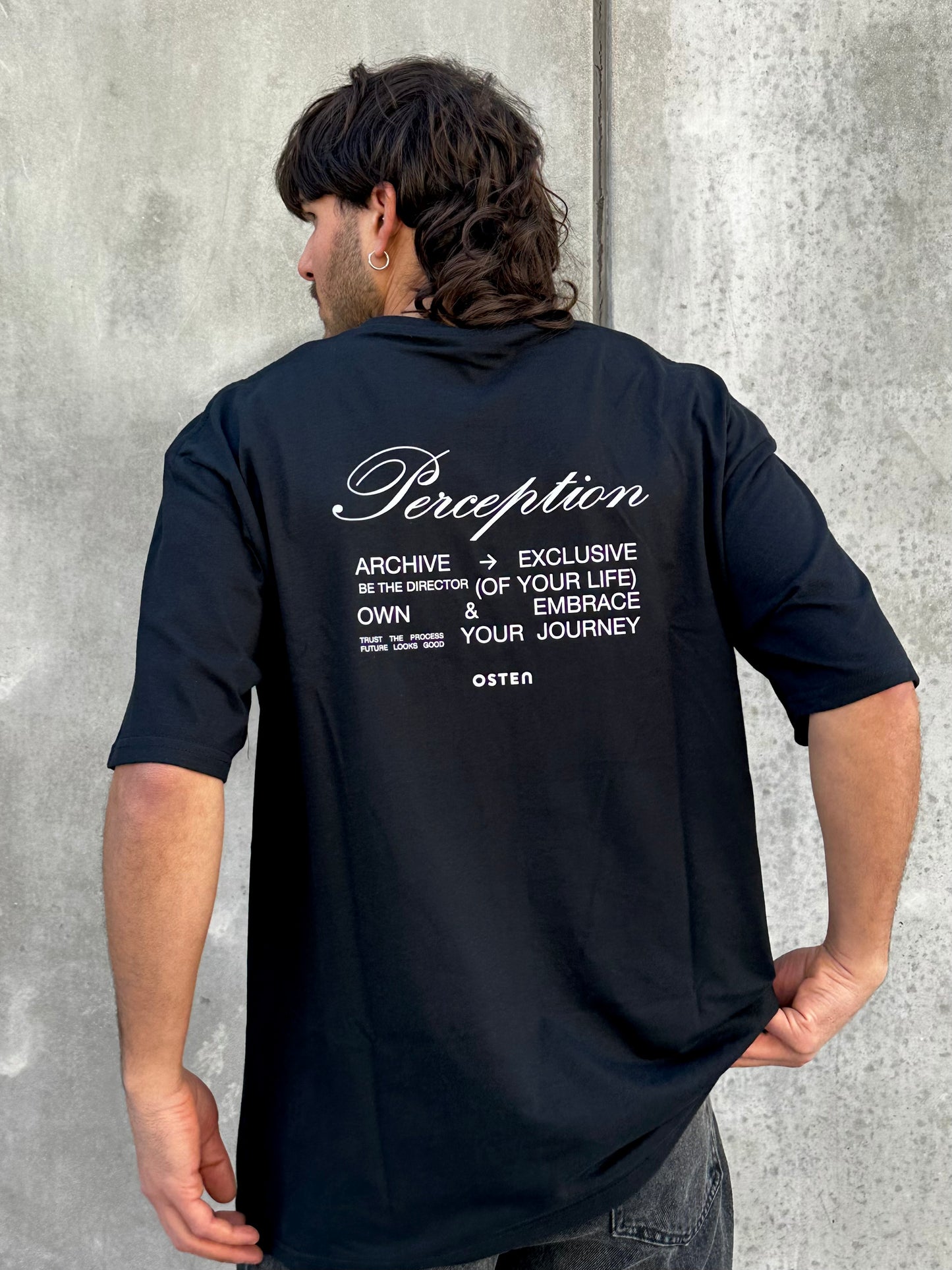 Remera PERCEPTION negra