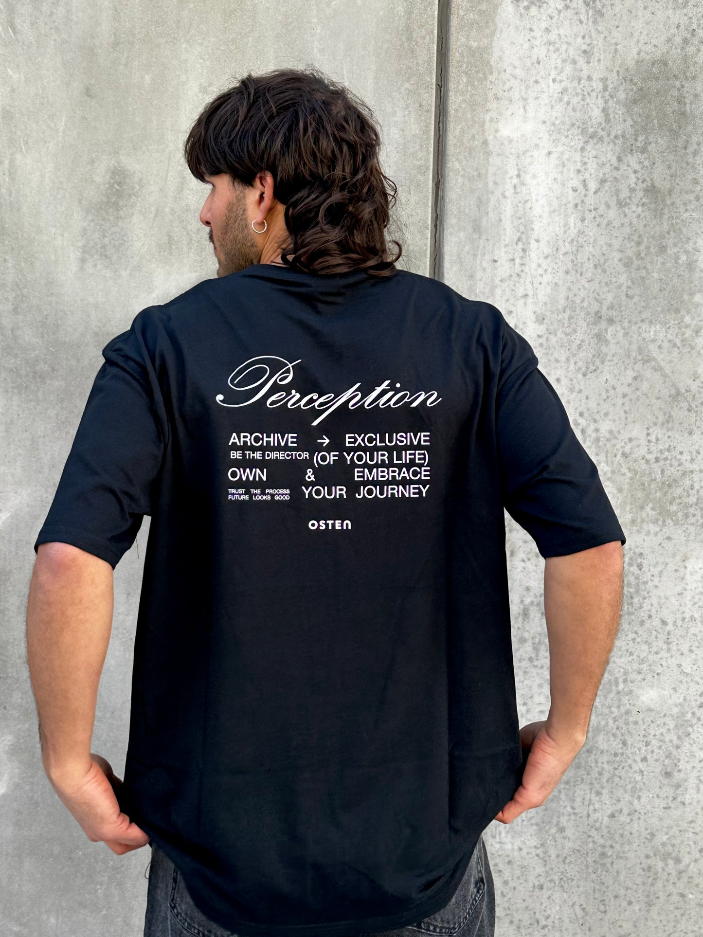 Remera PERCEPTION negra