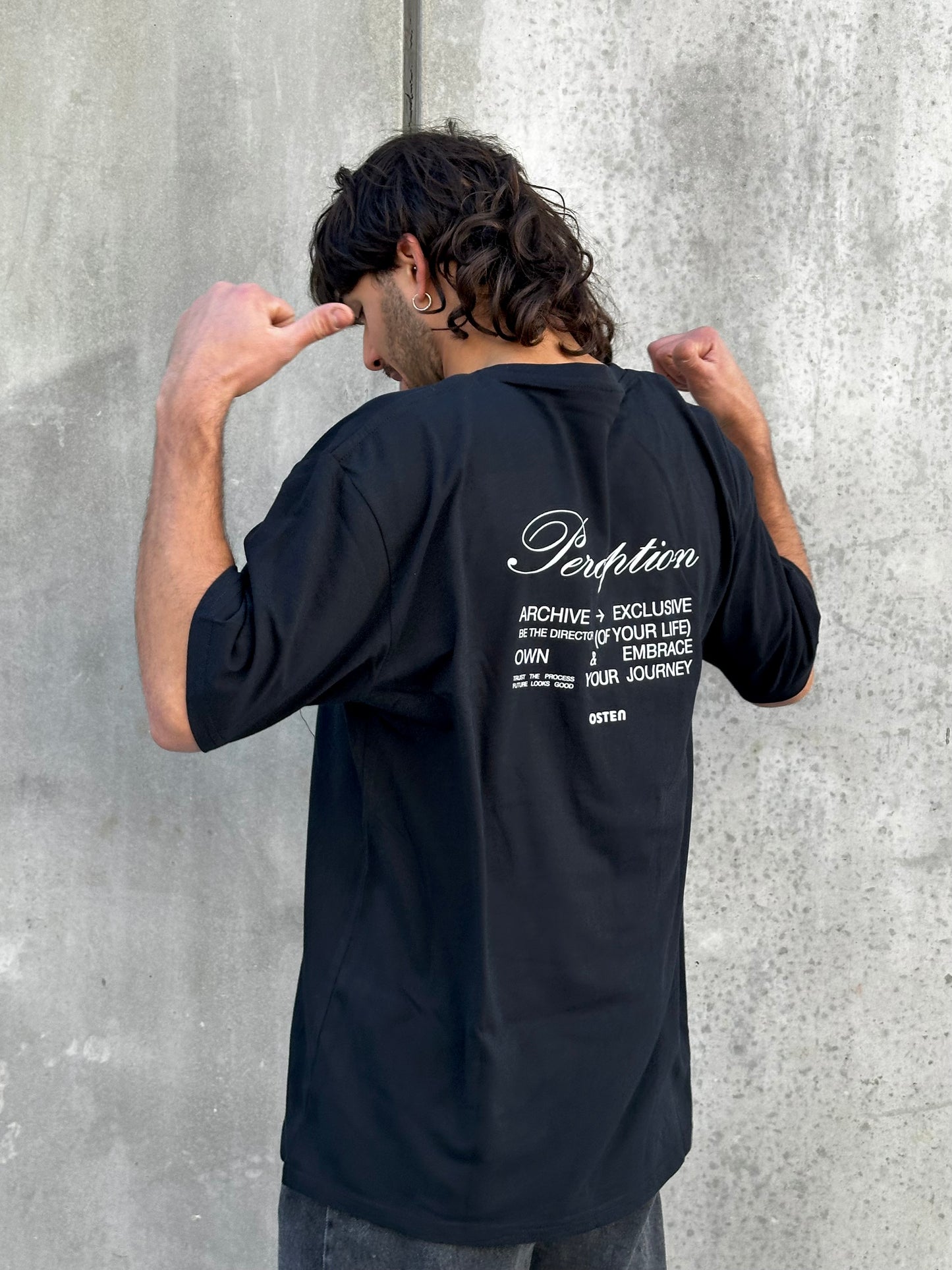 Remera PERCEPTION negra