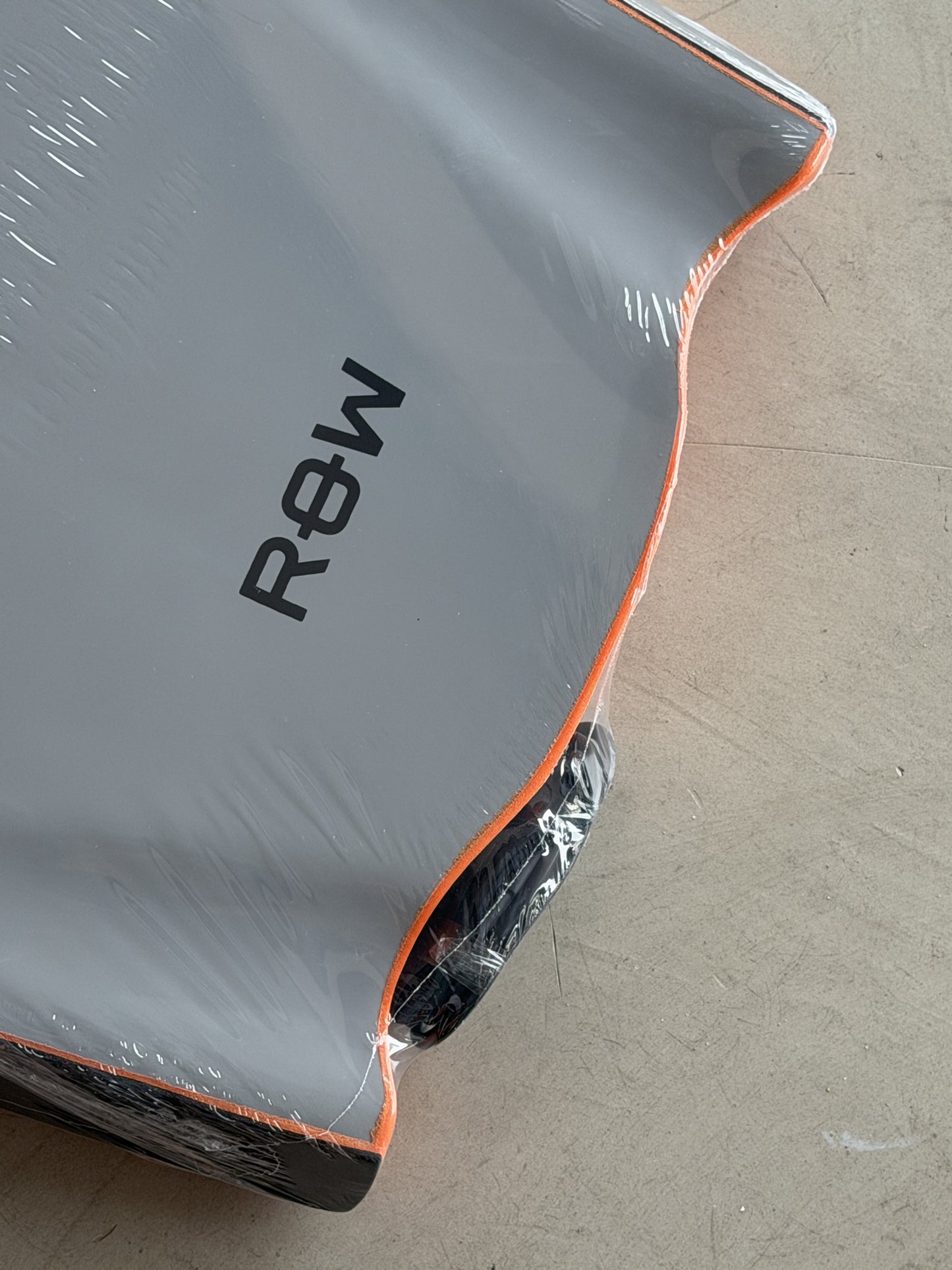 Bodyboard ROW Impulse 42" Leash incluido