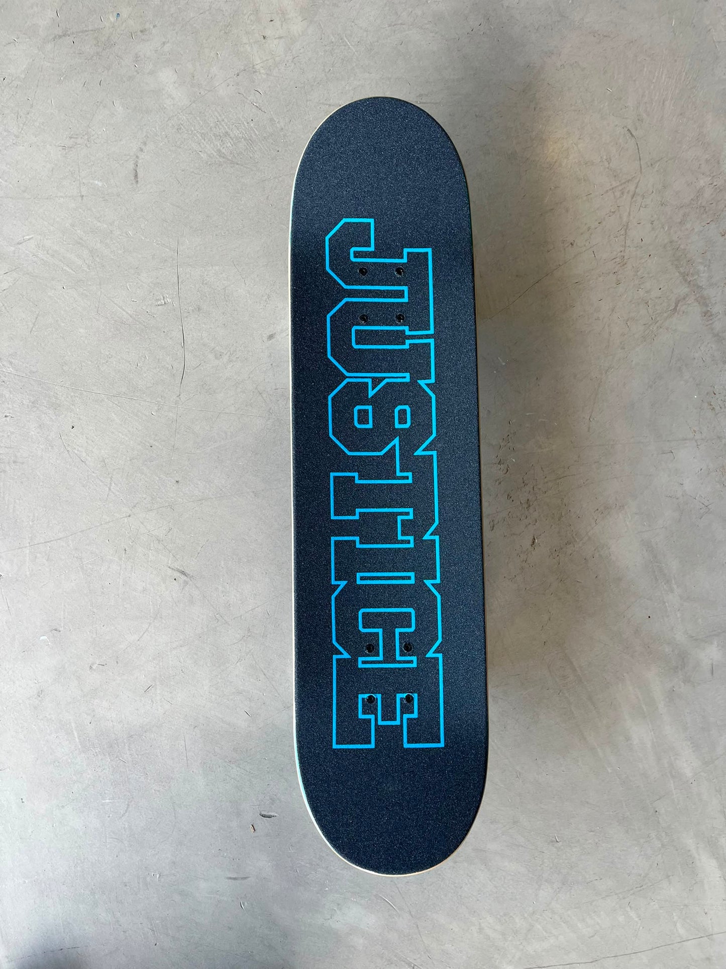 Skate Completo Justice Uffo