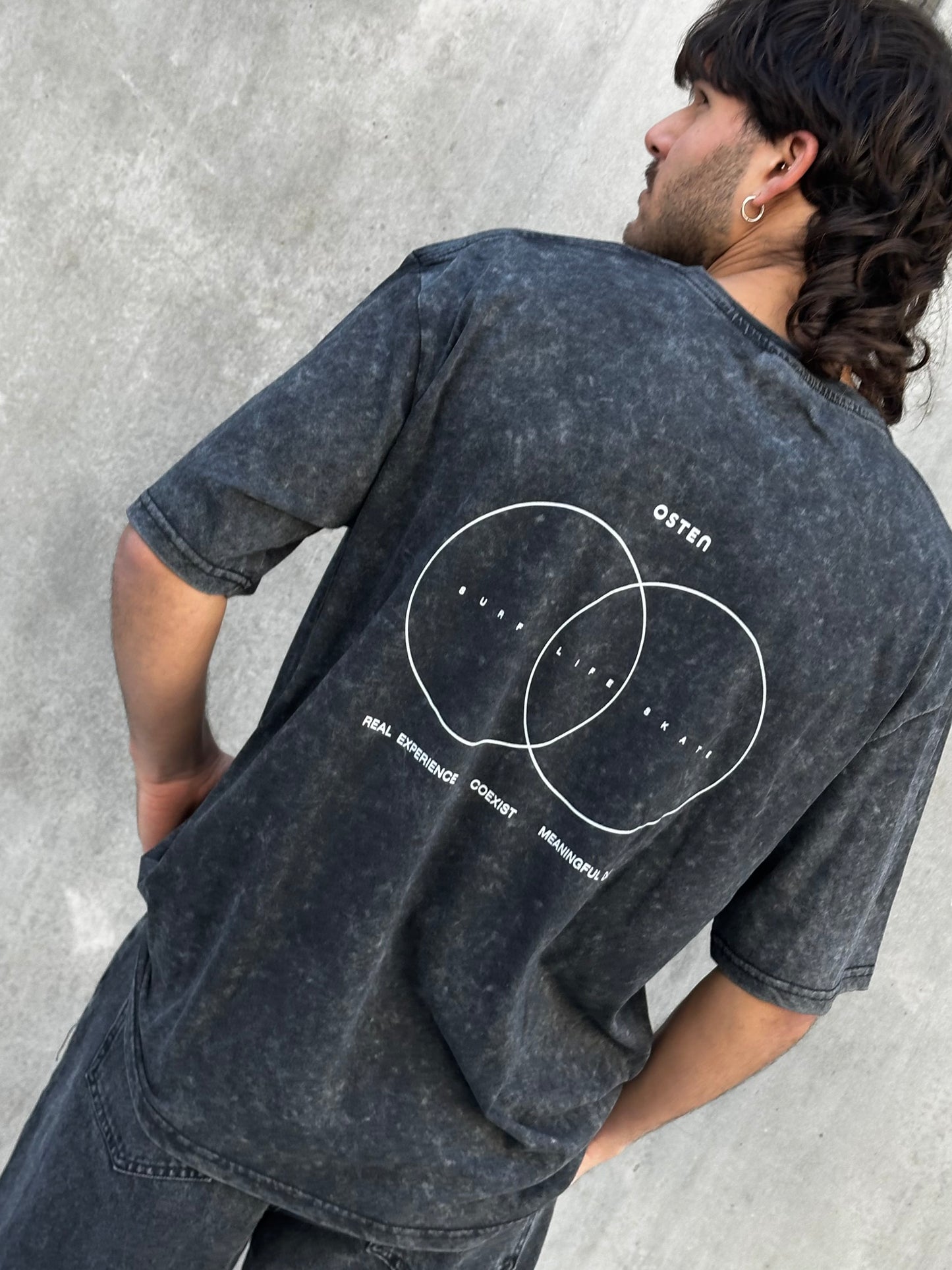 Remera REAL gris lavado
