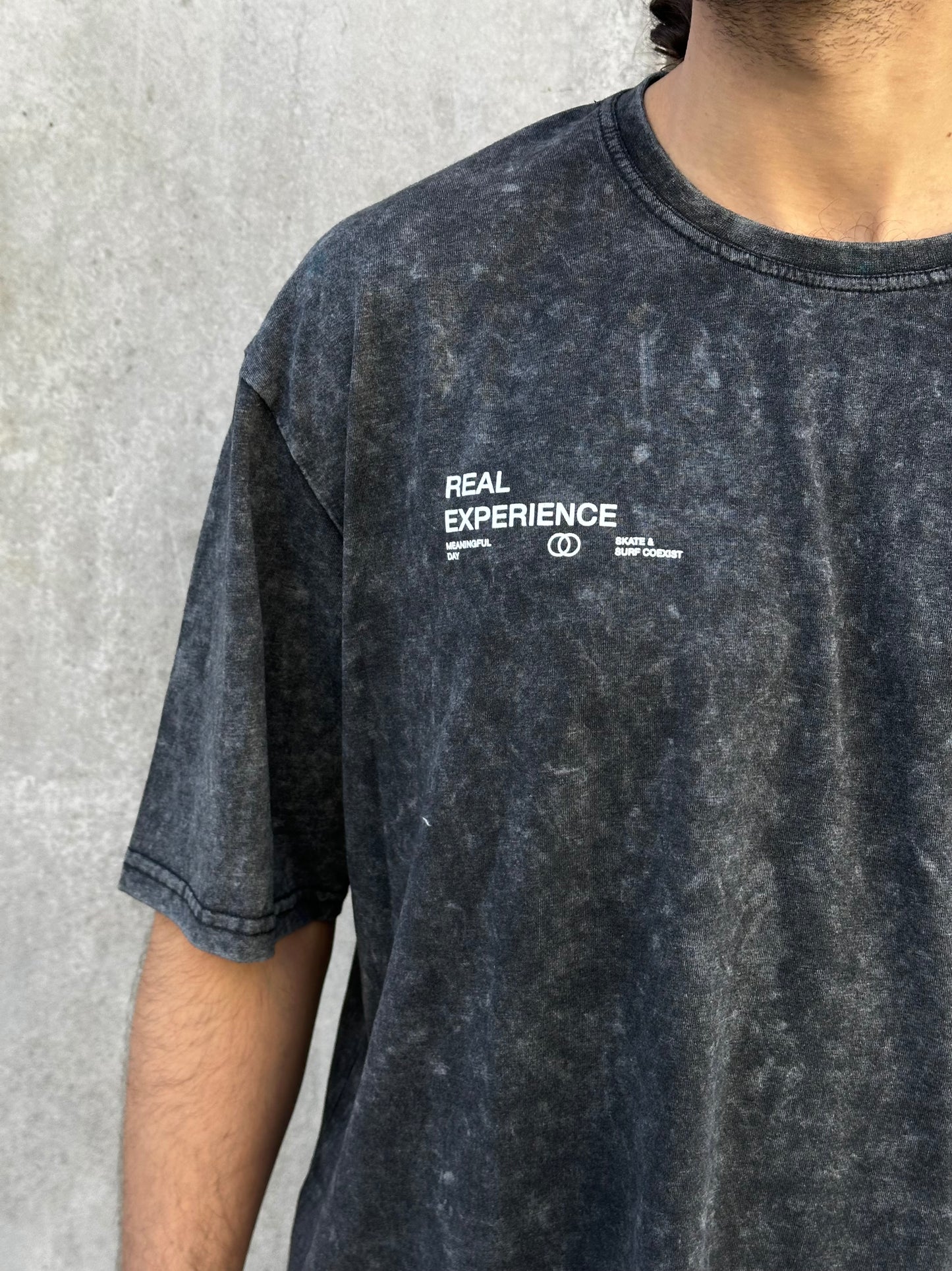 Remera REAL gris lavado