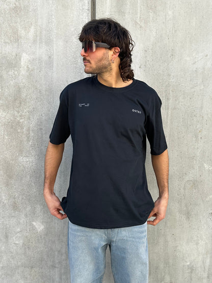 Remera EAST negra