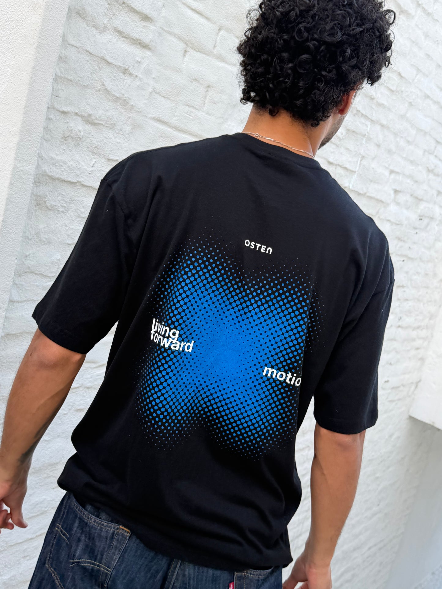 Remera FORWARD negra