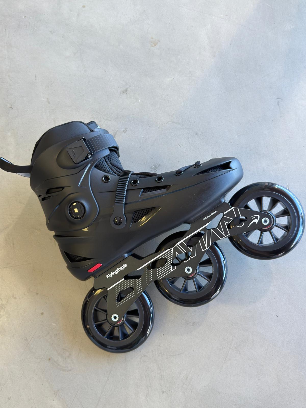 Patines FLYING EAGLE AVIAN T110