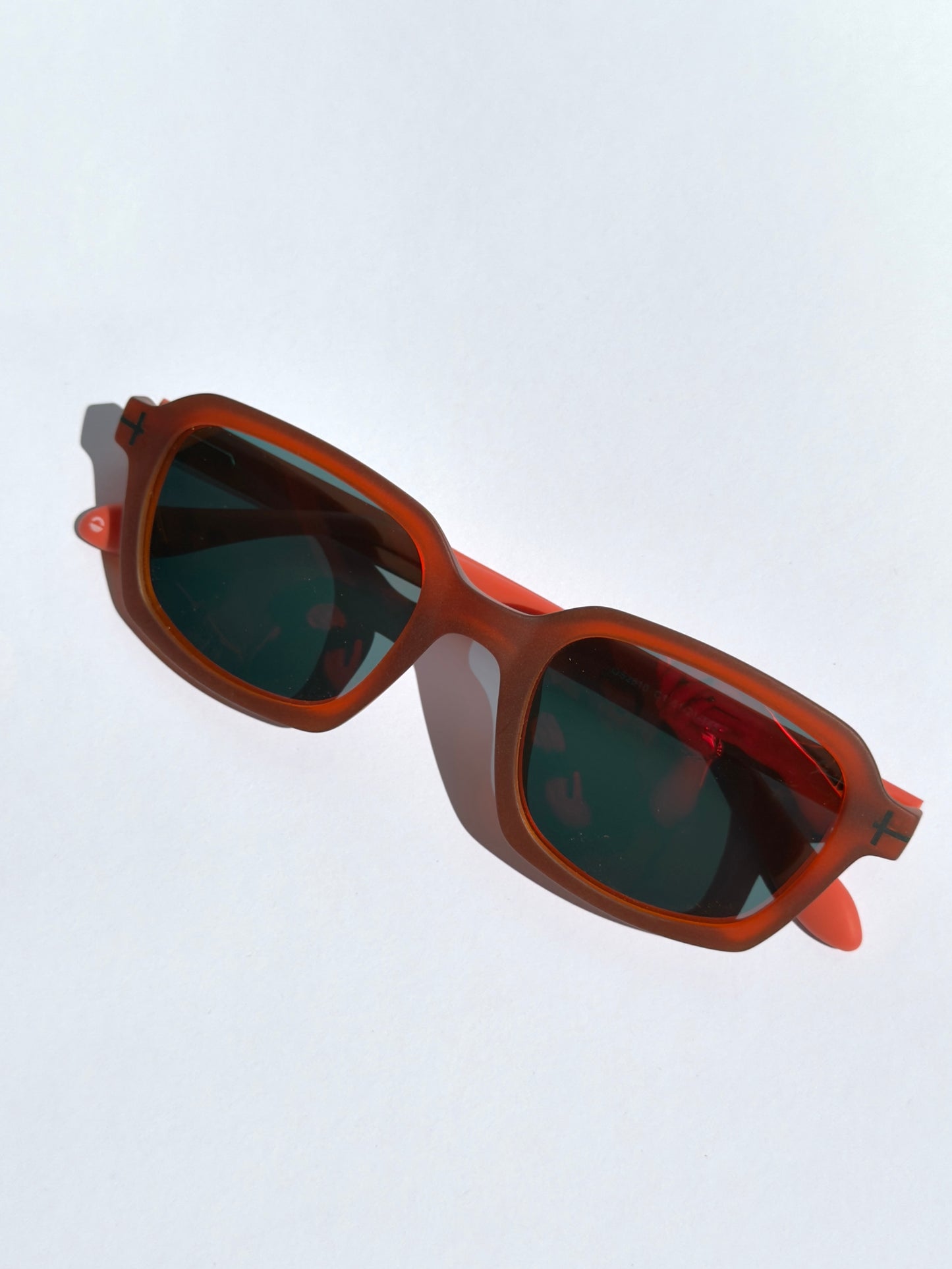 LENTES SOL OSTEN LIMA 2610